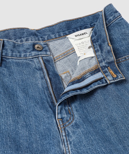 DIGAWEL(ディガウェル)の「Wide straight jeans(デニムパンツ・メンズ・ブルー/ライトブルー・2)」の5枚目の写真