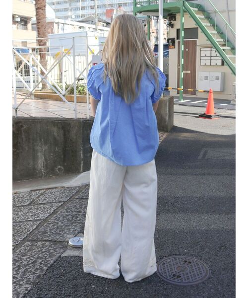 Ungrid(アングリッド)の「【WEB限定】パフスリーブデザインブラウス(シャツ/ブラウス・レディース・ブラック/オフホワイト/ブルー・FREE)」の13枚目の写真