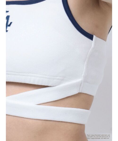 GYDA（ジェイダ）の「GYDA［MLB］フロントクロスビスチェ（キャミソール・レディース・グレー/オフホワイト/ブラック・FREE）」の10枚目の写真