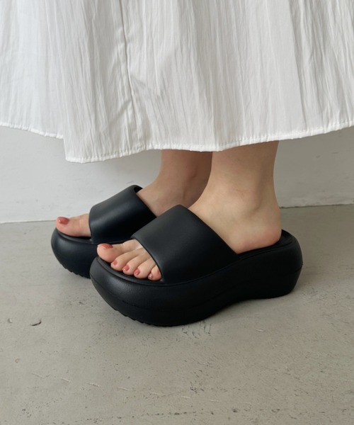 CLEA(クレア)の「EVA厚底ボリュームサンダル(サンダル・レディース・ブラック/ホワイト・24.5cm/23.5cm)」の11枚目の写真