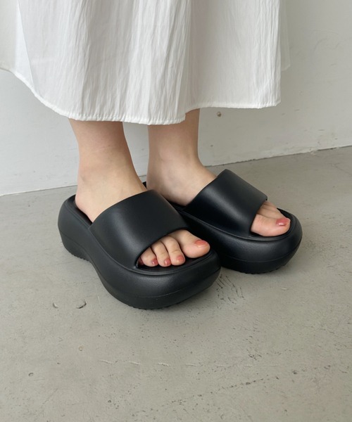 CLEA(クレア)の「EVA厚底ボリュームサンダル(サンダル・レディース・ブラック/ホワイト・24.5cm/23.5cm)」の10枚目の写真