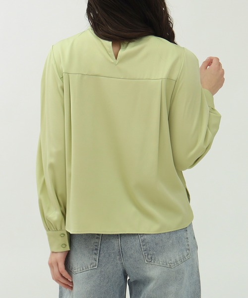 TRUDEA(トルディア)の「スタンドカラーパール装飾ブラウス(シャツ/ブラウス・レディース・ホワイト/グリーン/ピンク/ブルー・MEDIUM)」の17枚目の写真