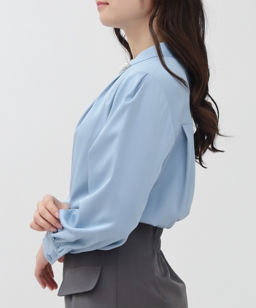 TRUDEA(トルディア)の「スタンドカラーパール装飾ブラウス(シャツ/ブラウス・レディース・ホワイト/グリーン/ピンク/ブルー・MEDIUM)」の14枚目の写真