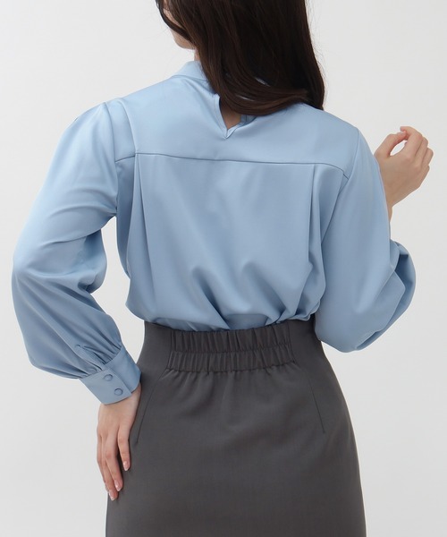 TRUDEA(トルディア)の「スタンドカラーパール装飾ブラウス(シャツ/ブラウス・レディース・ホワイト/グリーン/ピンク/ブルー・MEDIUM)」の13枚目の写真