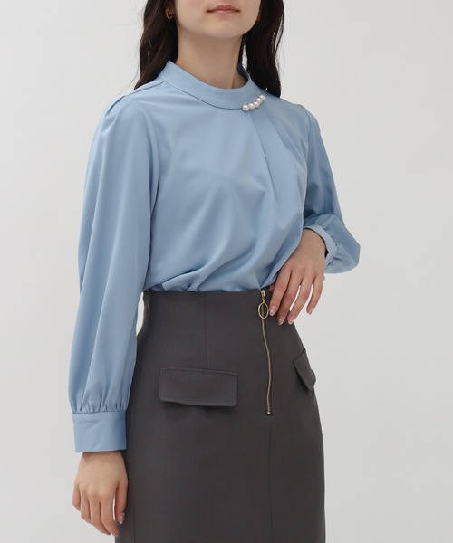 TRUDEA(トルディア)の「スタンドカラーパール装飾ブラウス(シャツ/ブラウス・レディース・ホワイト/グリーン/ピンク/ブルー・MEDIUM)」の15枚目の写真