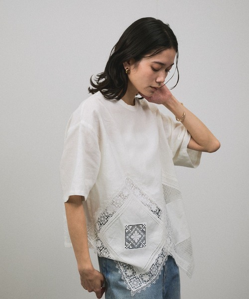 SALON adam et rope'（サロン アダム エ ロペ）の「ヘムクロスレースハーフスリーブプルオーバー（Tシャツ/カットソー・レディース・ブラック/ホワイト・FREE）」の5枚目の写真