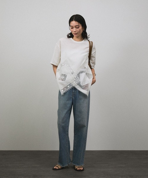 SALON adam et rope'（サロン アダム エ ロペ）の「ヘムクロスレースハーフスリーブプルオーバー（Tシャツ/カットソー・レディース・ブラック/ホワイト・FREE）」の11枚目の写真