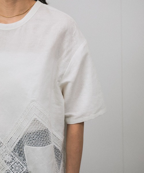 SALON adam et rope'（サロン アダム エ ロペ）の「ヘムクロスレースハーフスリーブプルオーバー（Tシャツ/カットソー・レディース・ブラック/ホワイト・FREE）」の19枚目の写真