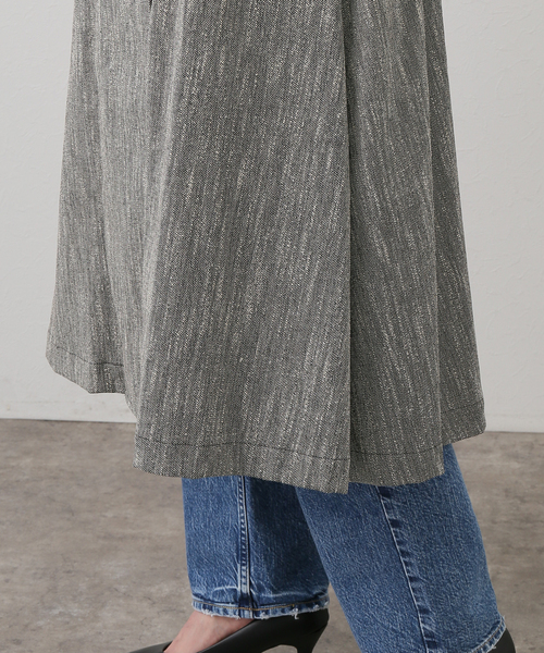 FUMIE TANAKA（フミエタナカ）の「【FUMIE TANAKA(フミエタナカ)】cape trench CO：コート（トレンチコート・レディース・ライトグレー・2）」の8枚目の写真