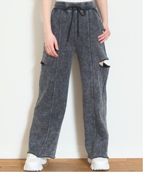 LOVETOXIC(ラブトキシック)の「【LTXC】ヴィンテージ風スリットスウェットパンツ(その他パンツ・キッズ・ブラック/グレー・M:150cm/S:140cm/L:160cm)」の1枚目の写真