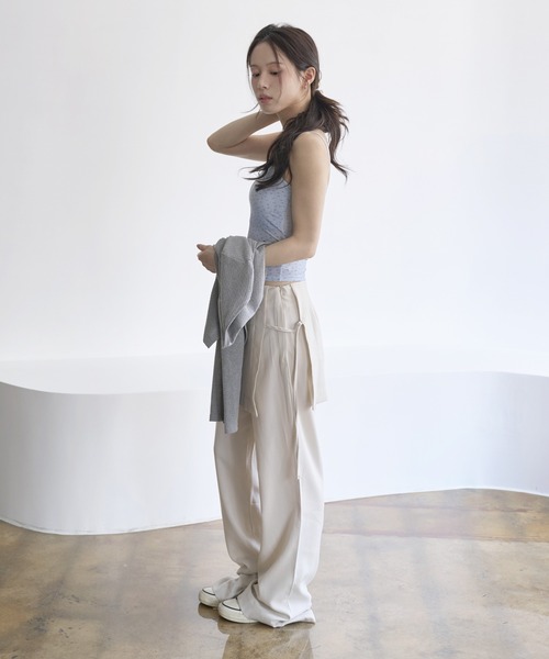 UNE MANSION（ユヌマンション）の「【肩紐調節可能】【カップ付き】レースフラワーパターンキャミソール（キャミソール・レディース・ホワイト/スカイブルー・FREE）」の9枚目の写真