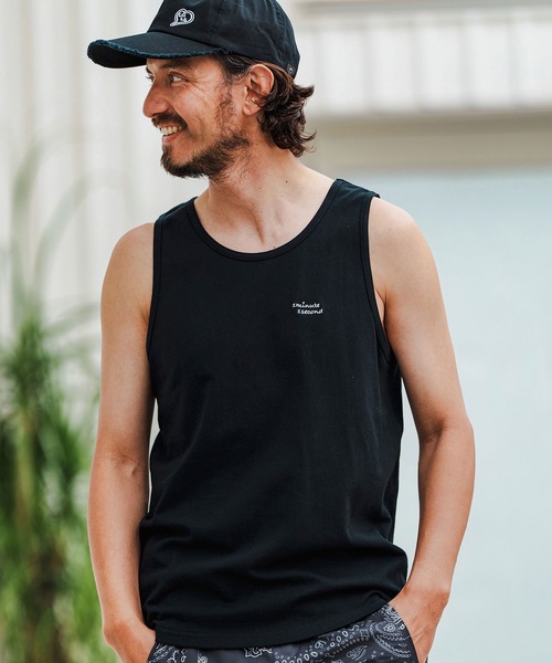 1minute 1second(ワンミニットワンセカンド)の「mta564-cursive print tank top タンクトップ(タンクトップ・メンズ・ブラック×ホワイト/ホワイト×グレー・M/L/XL)」の1枚目の写真