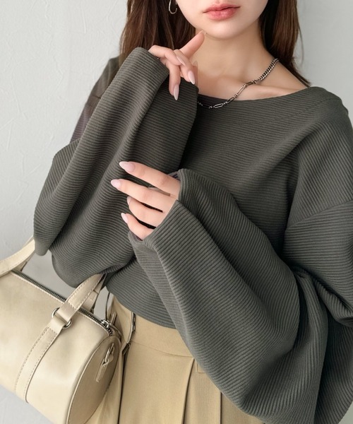 classicalelf(クラシカルエルフ)の「さらり滑らか。綿100%タック入りバルーンスリーブプルオーバー(長袖)(Tシャツ/カットソー・レディース・ブラック/オフホワイト/チャコール/ベージュ/アイボリー/ブルー・MEDIUM/SMALL/X-LARGE/LARGE)」の4枚目の写真