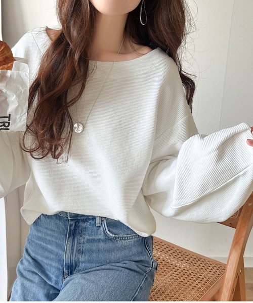 classicalelf(クラシカルエルフ)の「さらり滑らか。綿100%タック入りバルーンスリーブプルオーバー(長袖)(Tシャツ/カットソー・レディース・ブラック/オフホワイト/チャコール/ベージュ/アイボリー/ブルー・MEDIUM/SMALL/X-LARGE/LARGE)」の7枚目の写真