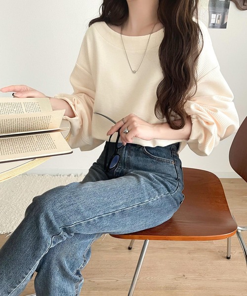 classicalelf(クラシカルエルフ)の「さらり滑らか。綿100%タック入りバルーンスリーブプルオーバー(長袖)(Tシャツ/カットソー・レディース・ブラック/オフホワイト/チャコール/ベージュ/アイボリー/ブルー・MEDIUM/SMALL/X-LARGE/LARGE)」の14枚目の写真