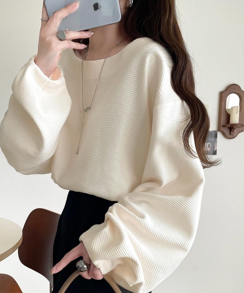 classicalelf(クラシカルエルフ)の「さらり滑らか。綿100%タック入りバルーンスリーブプルオーバー(長袖)(Tシャツ/カットソー・レディース・ブラック/オフホワイト/チャコール/ベージュ/アイボリー/ブルー・MEDIUM/SMALL/X-LARGE/LARGE)」の10枚目の写真