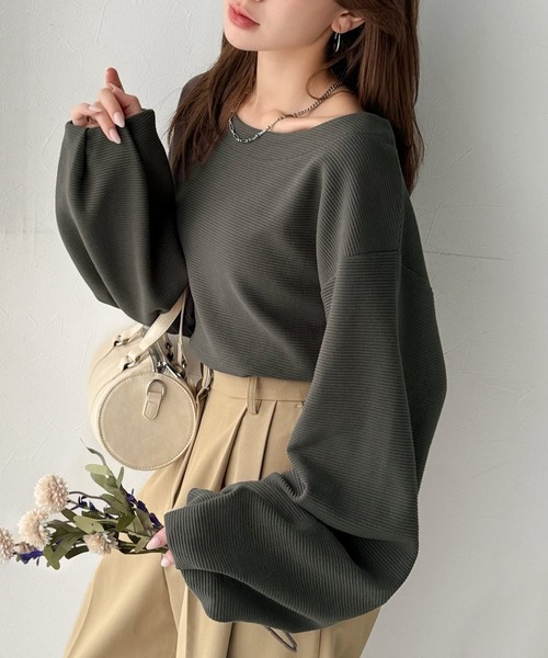 classicalelf(クラシカルエルフ)の「さらり滑らか。綿100%タック入りバルーンスリーブプルオーバー(長袖)(Tシャツ/カットソー・レディース・ブラック/オフホワイト/チャコール/ベージュ/アイボリー/ブルー・MEDIUM/SMALL/X-LARGE/LARGE)」の19枚目の写真