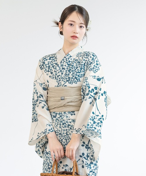 SOUBIEN（ソウビエン）の「【floro by SOUBIEN】浴衣2点セット （浴衣＋兵児帯)（浴衣・レディース・ブルー系/ブラック系/ホワイト系その他/ブラック系3/ネイビー系1/ブラック系1/ブラウン系その他/その他/ブルー系2/グレー系/ブラック系2/パープル系/ネイビー系/ネイビー系2/ブラック系4・FREE）」の12枚目の写真