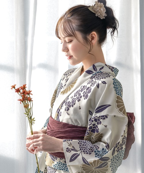 SOUBIEN（ソウビエン）の「【floro by SOUBIEN】浴衣2点セット （浴衣＋兵児帯)（浴衣・レディース・ブルー系/ブラック系/ホワイト系その他/ブラック系3/ネイビー系1/ブラック系1/ブラウン系その他/その他/ブルー系2/グレー系/ブラック系2/パープル系/ネイビー系/ネイビー系2/ブラック系4・FREE）」の14枚目の写真