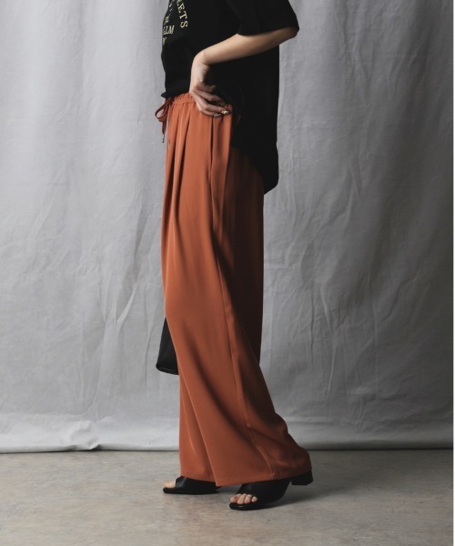 Right-on（ライトオン）の「【店頭で人気】【HONEYSUCKLE ROSE】接触冷感イージーパンツ（その他パンツ・レディース・ブラック/カーキブラウン/オレンジ/ベージュ・L/M）」の7枚目の写真