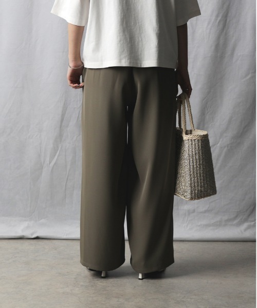 Right-on（ライトオン）の「【店頭で人気】【HONEYSUCKLE ROSE】接触冷感イージーパンツ（その他パンツ・レディース・ブラック/カーキブラウン/オレンジ/ベージュ・L/M）」の15枚目の写真