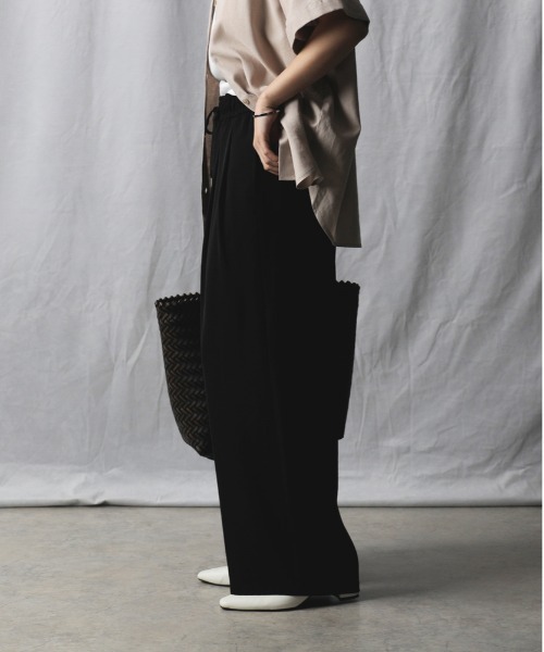 Right-on（ライトオン）の「【店頭で人気】【HONEYSUCKLE ROSE】接触冷感イージーパンツ（その他パンツ・レディース・ブラック/カーキブラウン/オレンジ/ベージュ・L/M）」の18枚目の写真