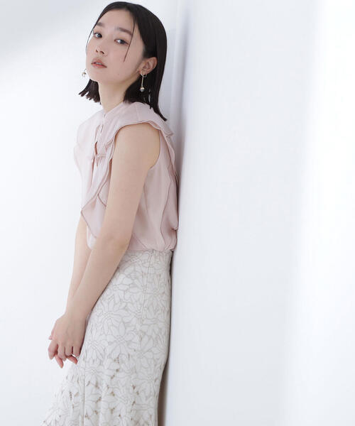 NATURAL BEAUTY BASIC(ナチュラルビューティーベーシック)の「◇ラッフルシアーブラウス(シャツ/ブラウス・レディース・ワイン/ベージュ/ライトグリーン・FREE)」の6枚目の写真