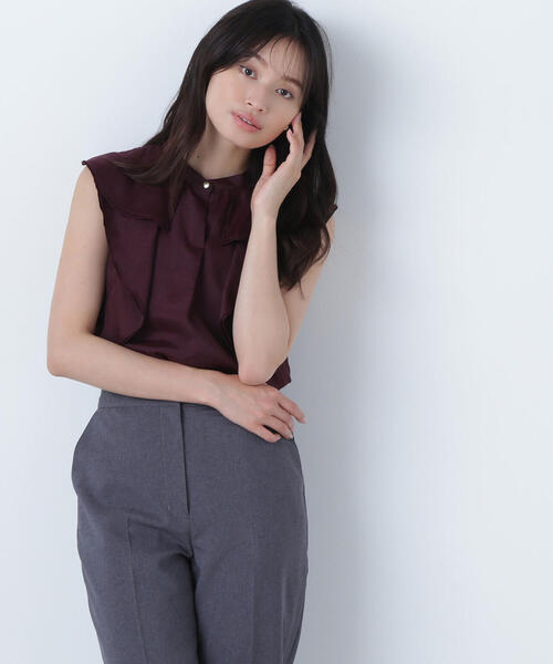 NATURAL BEAUTY BASIC(ナチュラルビューティーベーシック)の「◇ラッフルシアーブラウス(シャツ/ブラウス・レディース・ワイン/ベージュ/ライトグリーン・FREE)」の3枚目の写真