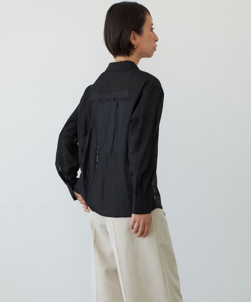 STRATA(エストラータ)の「フラワーエンブロイダリーシャツ 【低身長・小柄女性】(シャツ/ブラウス・レディース・ホワイト/ブラック・ONE SIZE)」の4枚目の写真