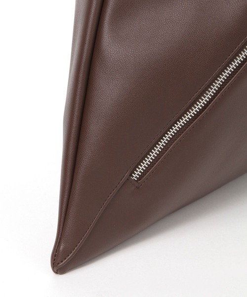 LAKOLE（ラコレ）の「サンカクZIPトートバッグ / 490058（トートバッグ・メンズ・ブラウン/ブラック・FREE）」の3枚目の写真