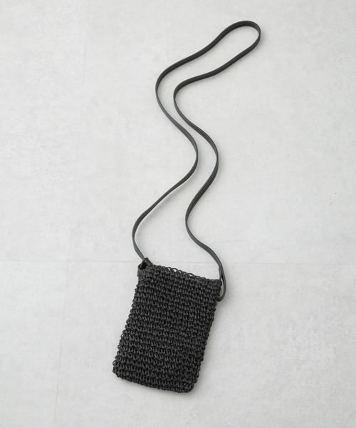 NANO universe（ナノユニバース）の「ハンドクロシェスクエアポーチ（ショルダーバッグ・メンズ・キナリ/ブラック・FREE）」の5枚目の写真