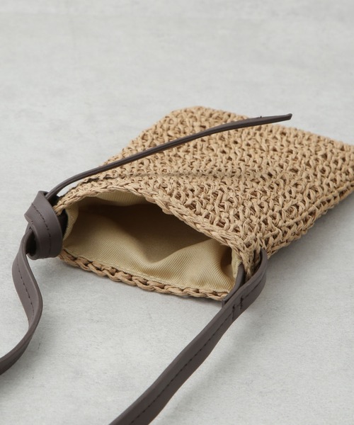 NANO universe（ナノユニバース）の「ハンドクロシェスクエアポーチ（ショルダーバッグ・メンズ・キナリ/ブラック・FREE）」の4枚目の写真