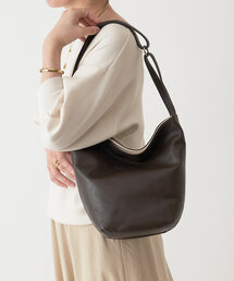 レザーショルダーバッグ