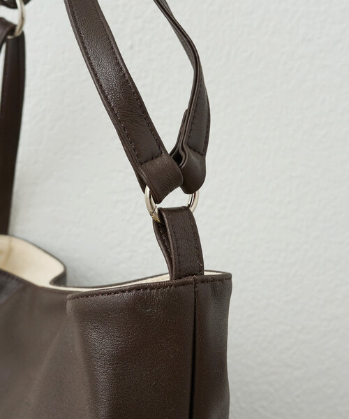 LIVETART(リヴェタート)の「レザーショルダーバッグ(ショルダーバッグ・レディース・ブラウン/ブラック・FREE)」の4枚目の写真