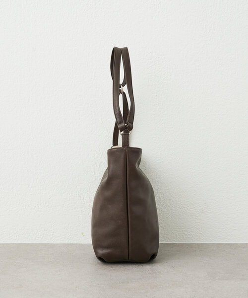 LIVETART(リヴェタート)の「レザーショルダーバッグ(ショルダーバッグ・レディース・ブラウン/ブラック・FREE)」の6枚目の写真