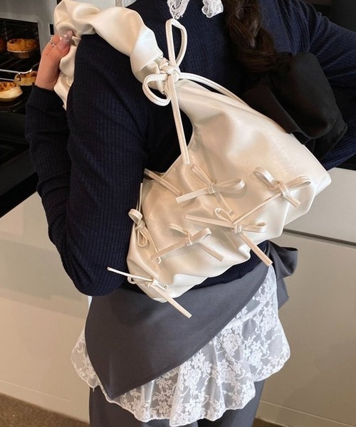aimoha(アイモハ)の「リボンデコシャーリングハンドルミニバッグ(ショルダーバッグ・レディース・ブラック/オフホワイト/シルバー・FREE)」の10枚目の写真