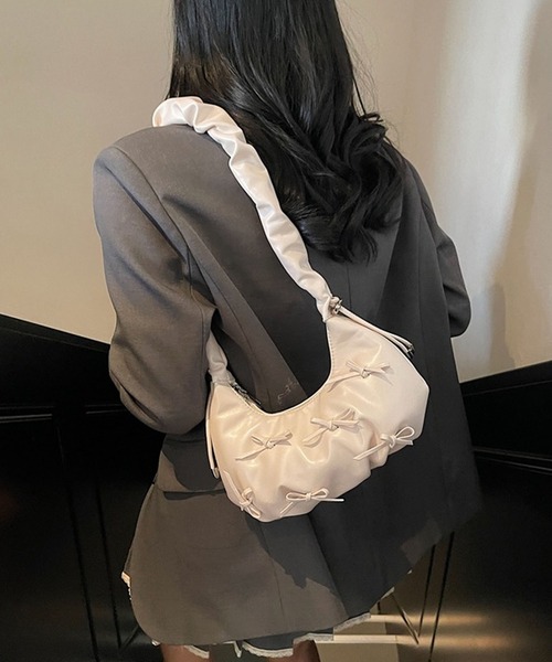 aimoha(アイモハ)の「リボンデコシャーリングハンドルミニバッグ(ショルダーバッグ・レディース・ブラック/オフホワイト/シルバー・FREE)」の19枚目の写真