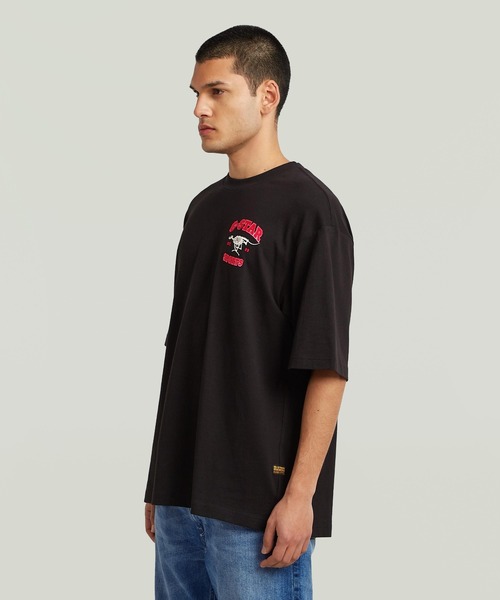 G-STAR（ジースター）の「RUNNING DOG BACK GRAPHIC BOXY T-SHIRT/ロゴバックグラフィックボクシーシルエットオーバーサイズTシャツ（Tシャツ/カットソー・メンズ・ダークブラック/ホワイト・X-SMALL/X-LARGE/LARGE/MEDIUM/SMALL）」の11枚目の写真