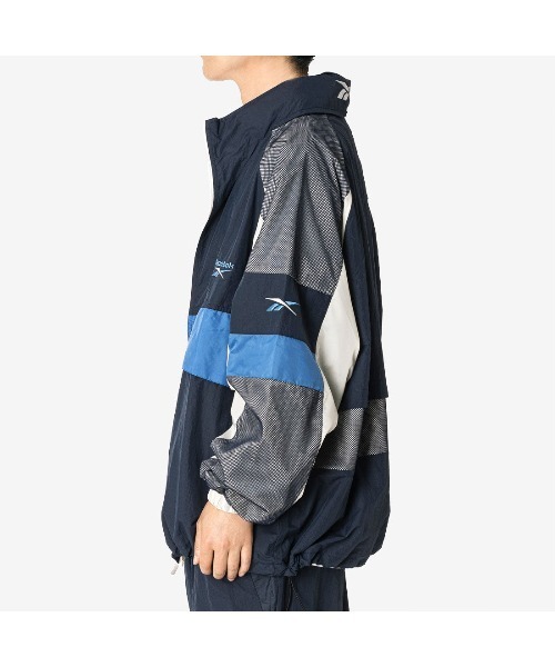 Reebok（リーボック）の「トラックジャケット リブート 90’s/Track Jacket REBOOT 90’s（ナイロンジャケット・メンズ・ブルー/ブラック/グリーン・X-LARGE/MEDIUM/SMALL/LARGE）」の17枚目の写真