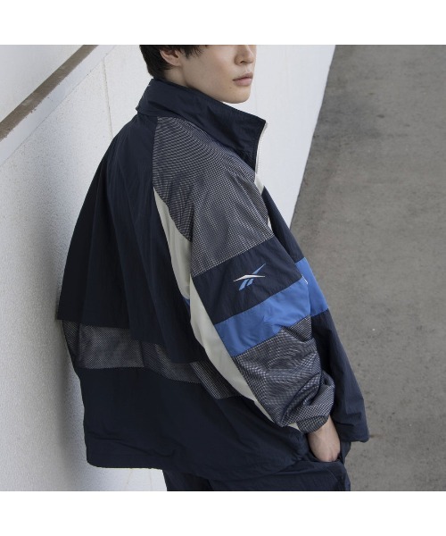 Reebok（リーボック）の「トラックジャケット リブート 90’s/Track Jacket REBOOT 90’s（ナイロンジャケット・メンズ・ブルー/ブラック/グリーン・X-LARGE/MEDIUM/SMALL/LARGE）」の5枚目の写真