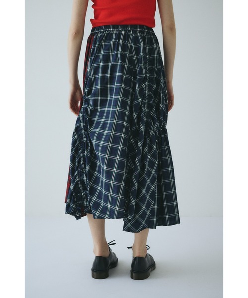 HeRIN.CYE(ヘリンドットサイ)の「Asymmetry hem skirt アシンメトリーヘムスカート(スカート・レディース・ブラック/レッド系その他・38/36)」の5枚目の写真