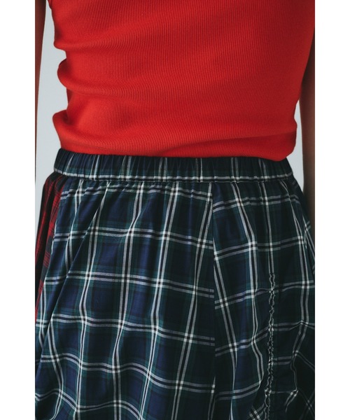 HeRIN.CYE(ヘリンドットサイ)の「Asymmetry hem skirt アシンメトリーヘムスカート(スカート・レディース・ブラック/レッド系その他・38/36)」の6枚目の写真