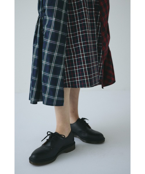 HeRIN.CYE(ヘリンドットサイ)の「Asymmetry hem skirt アシンメトリーヘムスカート(スカート・レディース・ブラック/レッド系その他・38/36)」の9枚目の写真