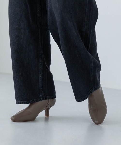 EVOL（イーボル）の「【晴雨兼用・滑りにくい】スクエア6cmショートブーツ IZ5766（レインシューズ・レディース・チャコールグレー/ブラック/アイボリー・S/M/L/LL）」の7枚目の写真