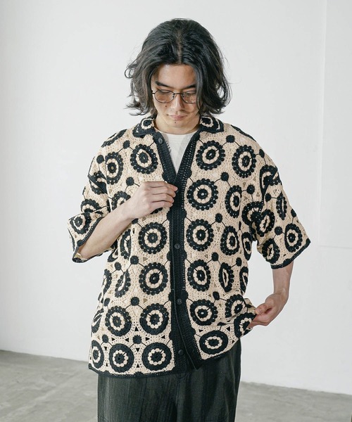 BAYFLOW（ベイフロー）の「クロシェニットシャツ（シャツ/ブラウス・メンズ・グリーン/ダークブラウン/ホワイト×ブラック・FREE）」の7枚目の写真