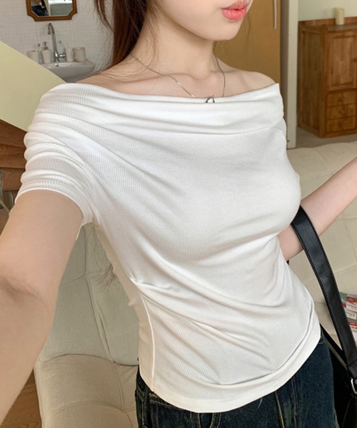 DAY CLOSET(デイ クローゼット)の「【2way/細見え】半袖 ドレープ オフショルダー Tシャツ レディース(Tシャツ/カットソー・レディース・グレー/ブラック/ホワイト・FREE)」の1枚目の写真