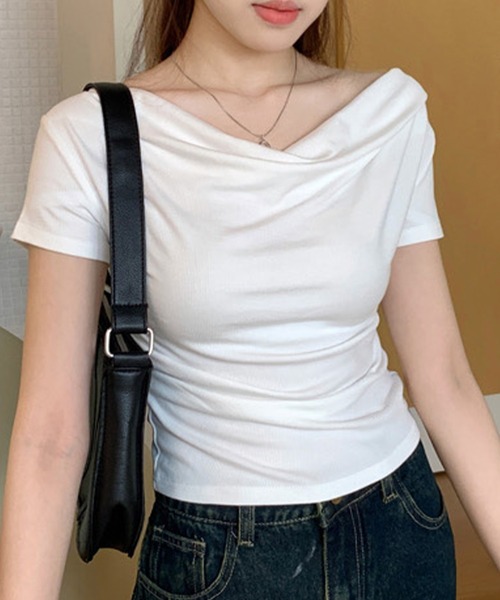 DAY CLOSET(デイ クローゼット)の「【2way/細見え】半袖 ドレープ オフショルダー Tシャツ レディース(Tシャツ/カットソー・レディース・グレー/ブラック/ホワイト・FREE)」の16枚目の写真