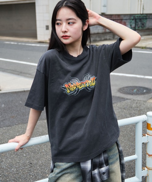 WEGO(ウィゴー)の「WEGO/コンパクトフィットピグメントグラフィックT(Tシャツ/カットソー・メンズ・スミクロ/パープル/オフホワイト/レッド・MEDIUM/LARGE)」の3枚目の写真