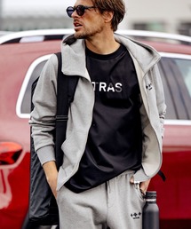 極美品 16SS⭐️TATRAS ジップアップパーカー 切り替え ロゴワッペン TATRAS タトラス ジップアップパーカー ロゴ金具 ロゴワッペン