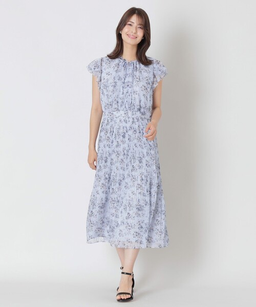 TO BE CHIC(トゥー ビー シック)の「フラワーリボンプリント ギャザードレス(ワンピース・レディース・ブルー/グレー系その他・40)」の13枚目の写真